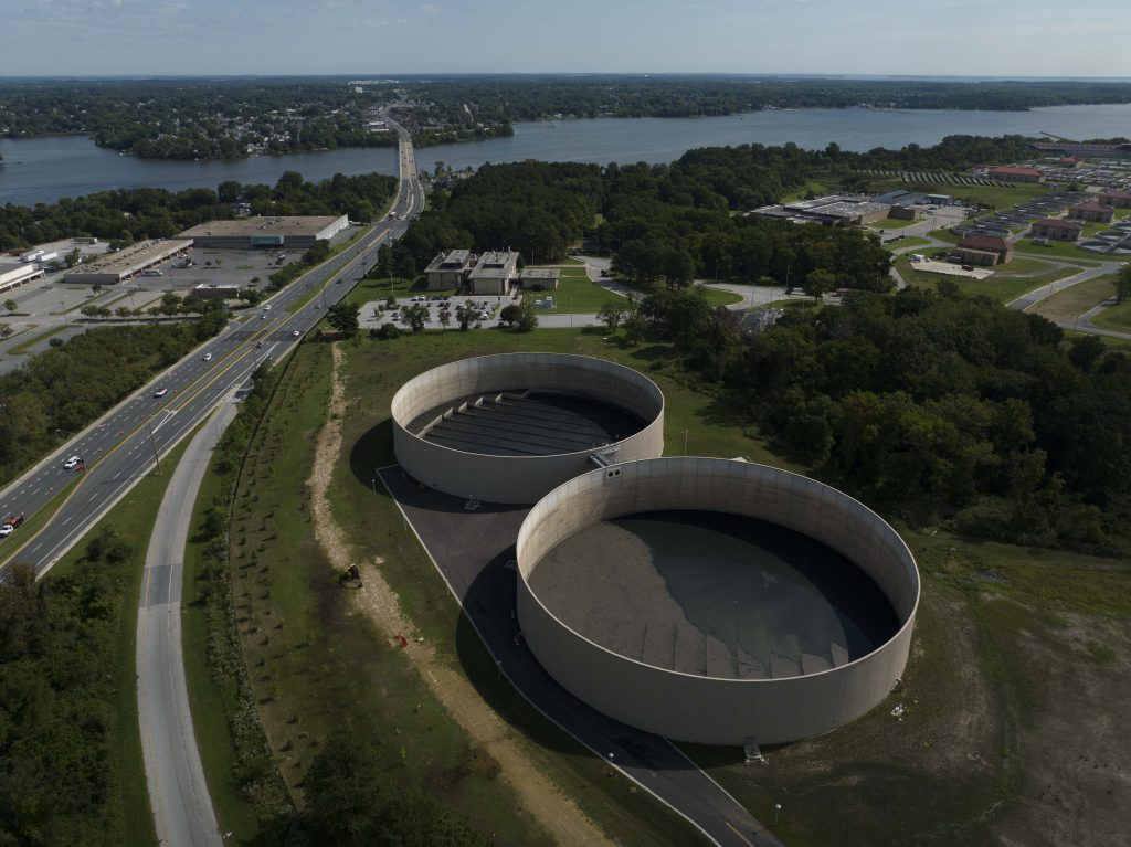 2 - Depósitos de 18,45 MG Planta de tratamiento de aguas residuales de Back River Baltimore, MD